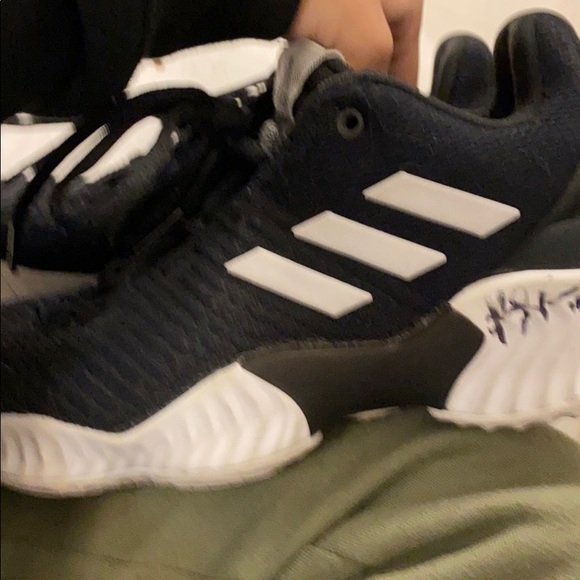 Adidas - Picture 2 of 5